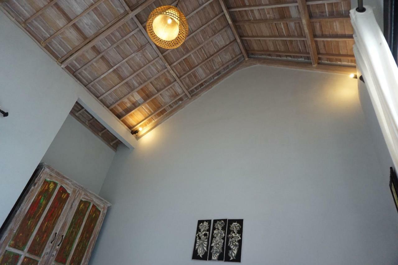 Louto Dmell Guesthouse Sanur  Exterior photo